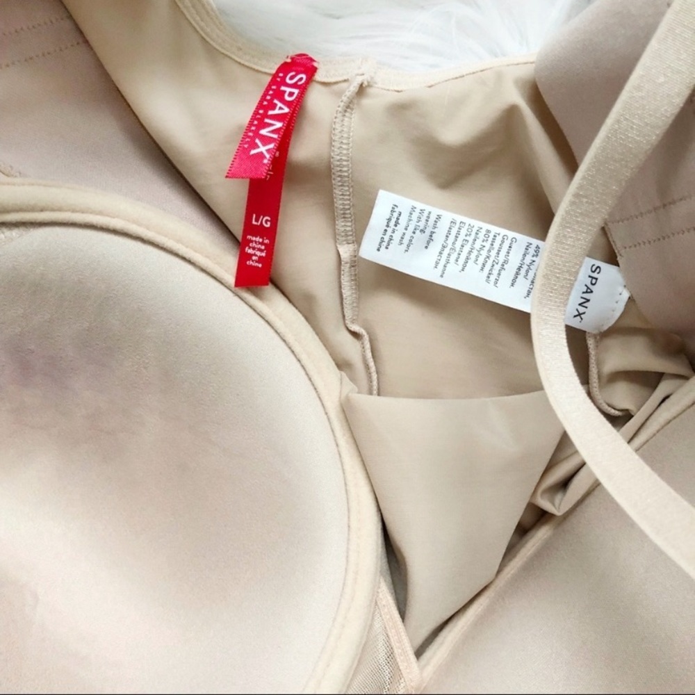 SPANX Suit Your Fancy Convertible Strap Bodysuit! - Picture 4 of 9